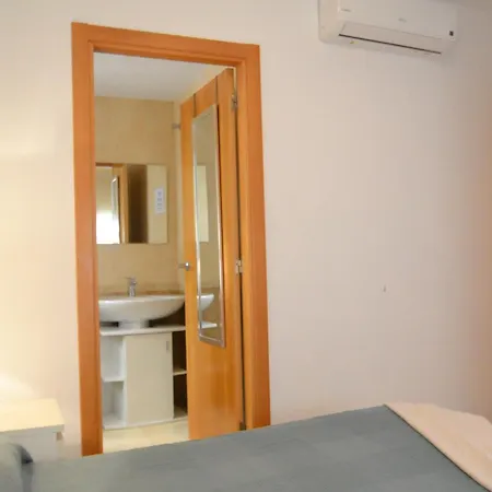 Valencia 3 *